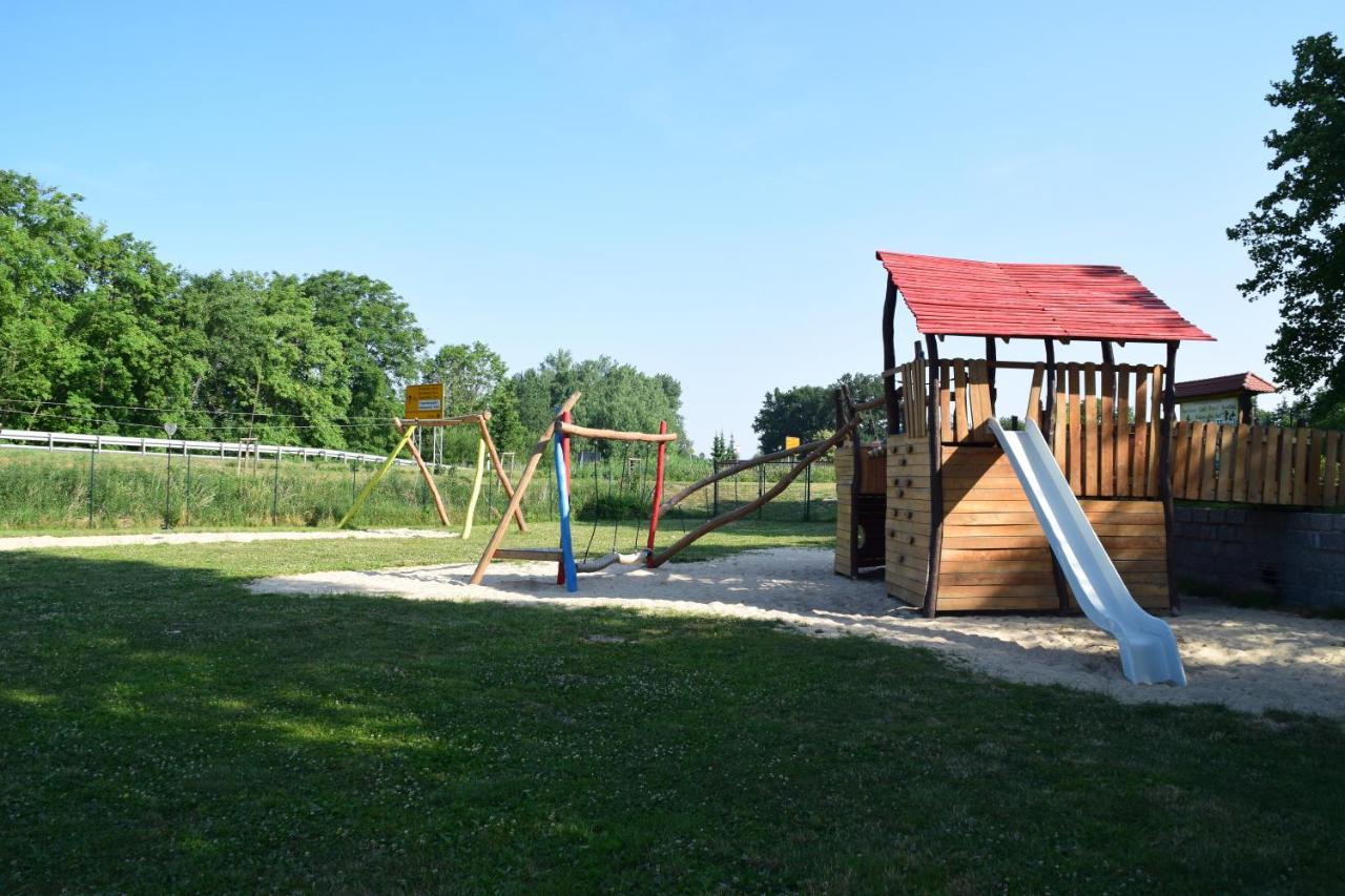 Land-Gut-Hotel Seeblick Klietz Exterior foto